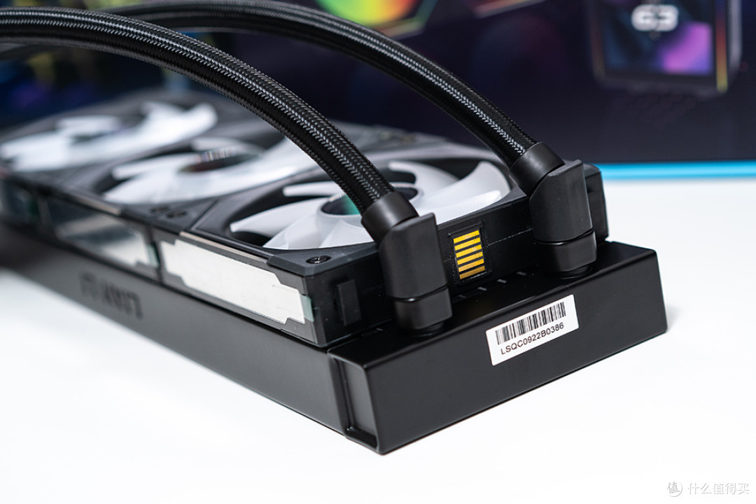 有屏幕更好玩 联力极圈二 LCD 幻镜 360 一体式水冷散热器深度评测